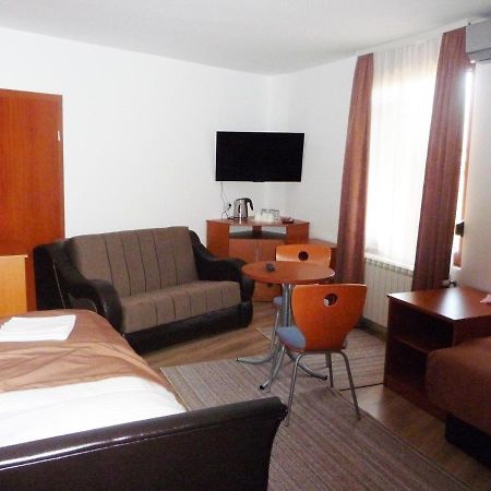 Sobe Rooms Aleksandar Ниш Экстерьер фото
