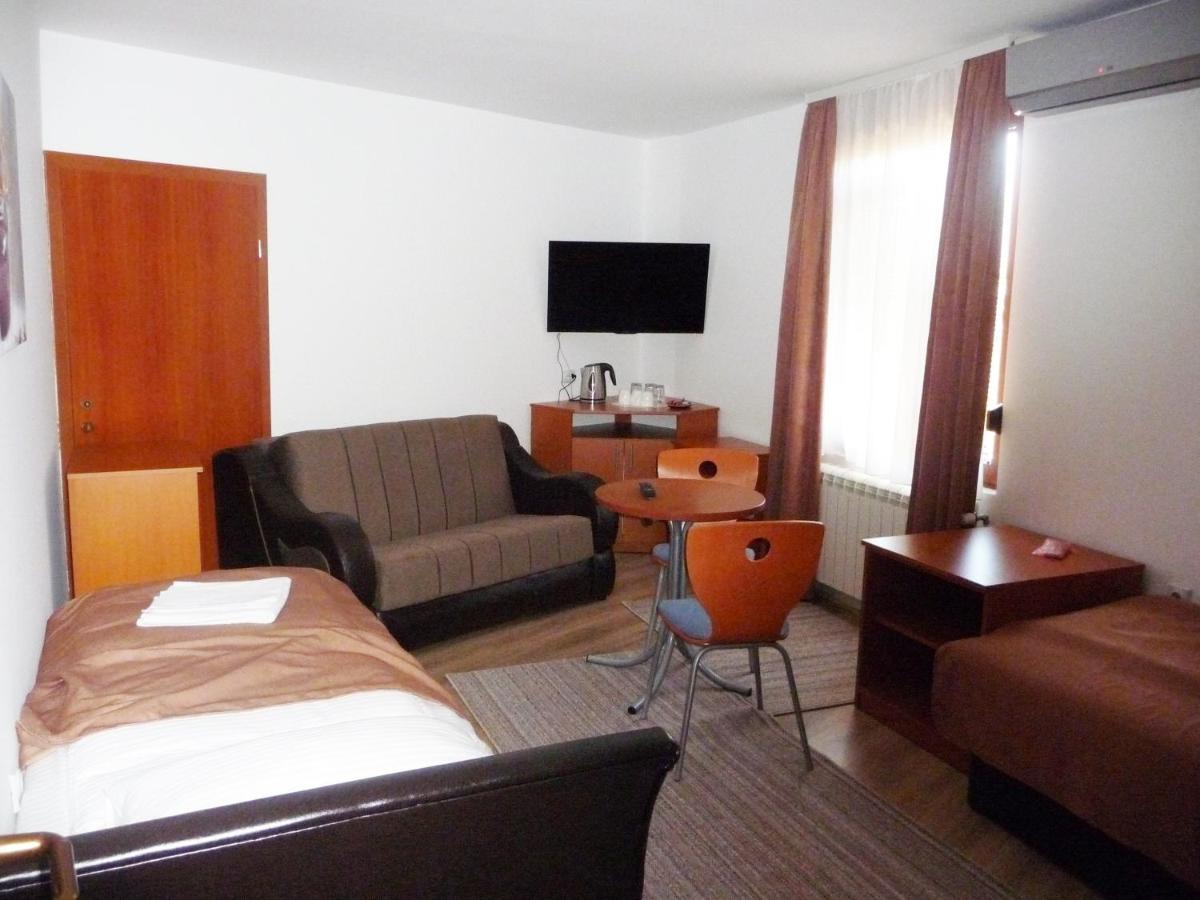 Sobe Rooms Aleksandar Ниш Экстерьер фото