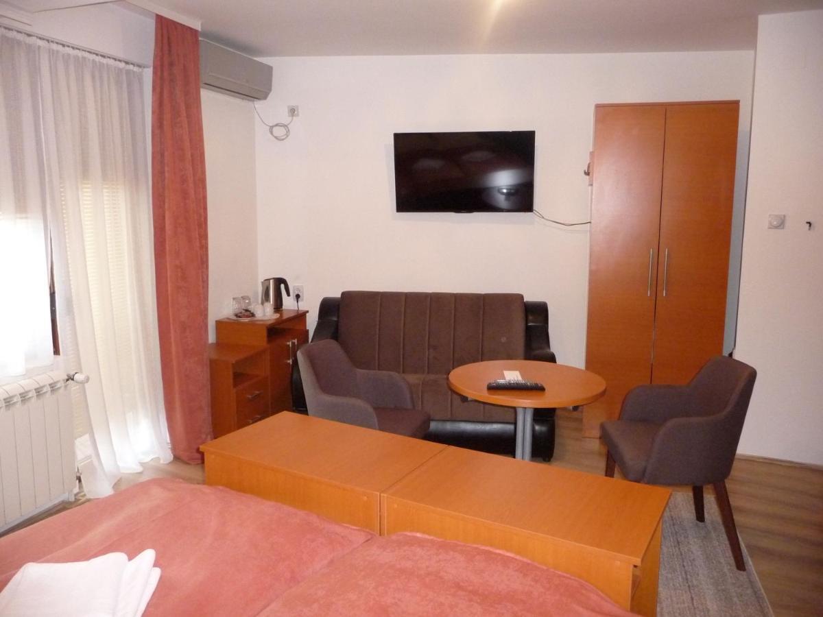 Sobe Rooms Aleksandar Ниш Экстерьер фото