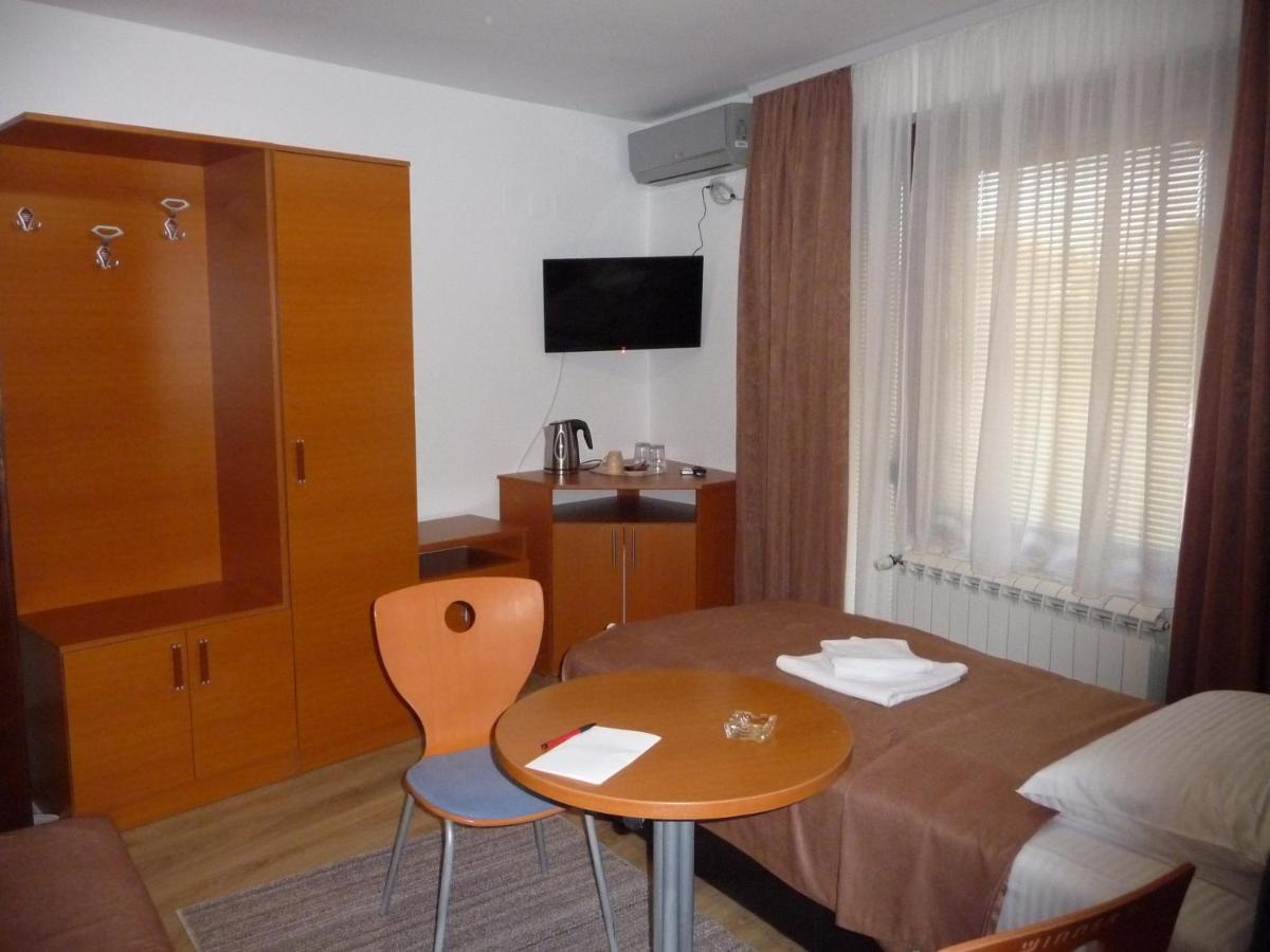 Sobe Rooms Aleksandar Ниш Экстерьер фото